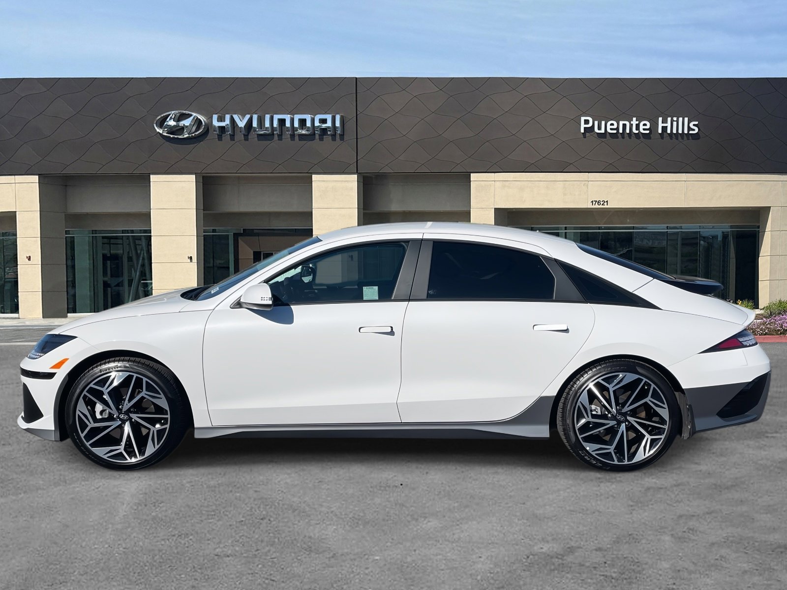 2023 Hyundai Ioniq 6 SEL photo 3