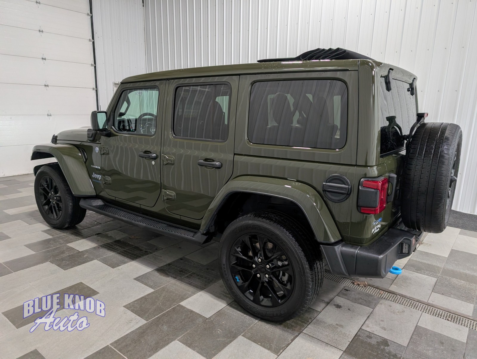 2023 Jeep Wrangler 4xe Sahara photo 2