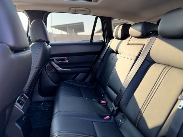 2025 Mazda CX-50 Premium Plus photo 9