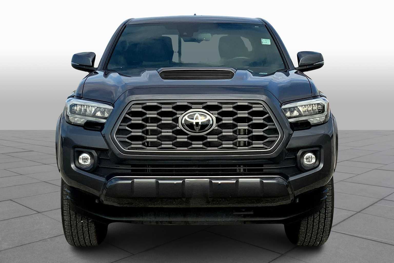 2023 Toyota Tacoma TRD Sport V6 photo 3