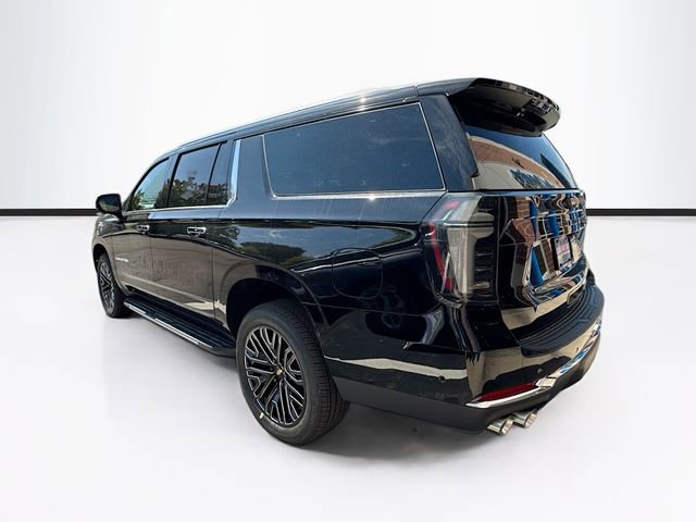 2025 Chevrolet Suburban Premier photo 2