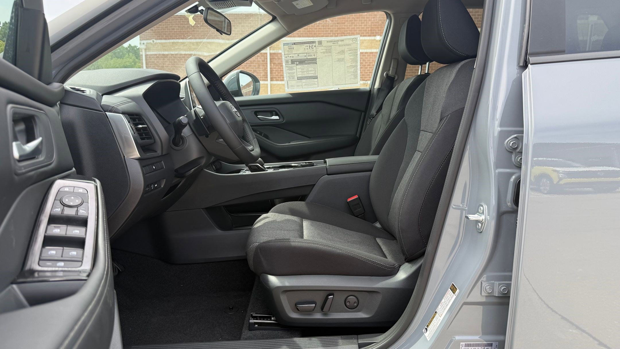 2026 Nissan Rogue SV photo 3