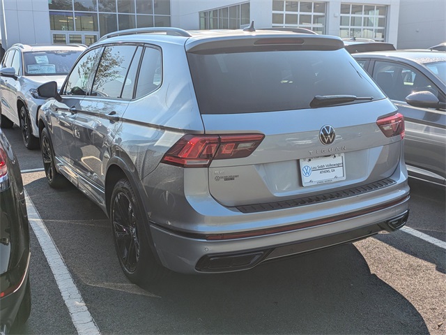 2024 Volkswagen Tiguan SE R-Line Black photo 2