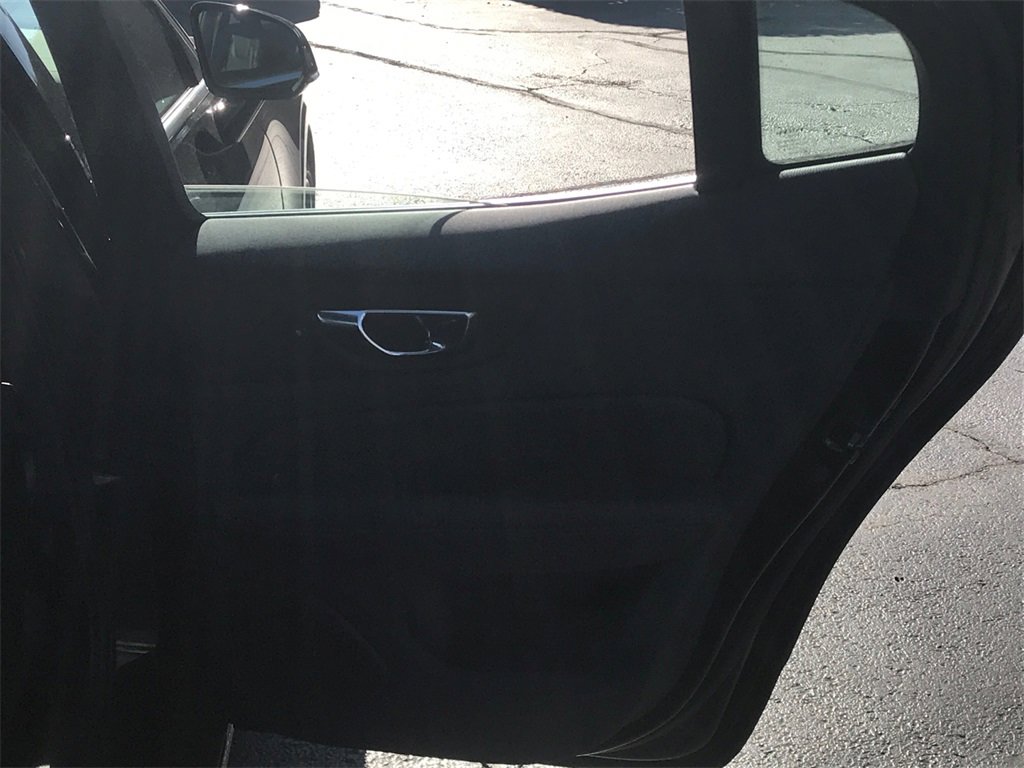 2021 Volvo S60 Inscription photo 28