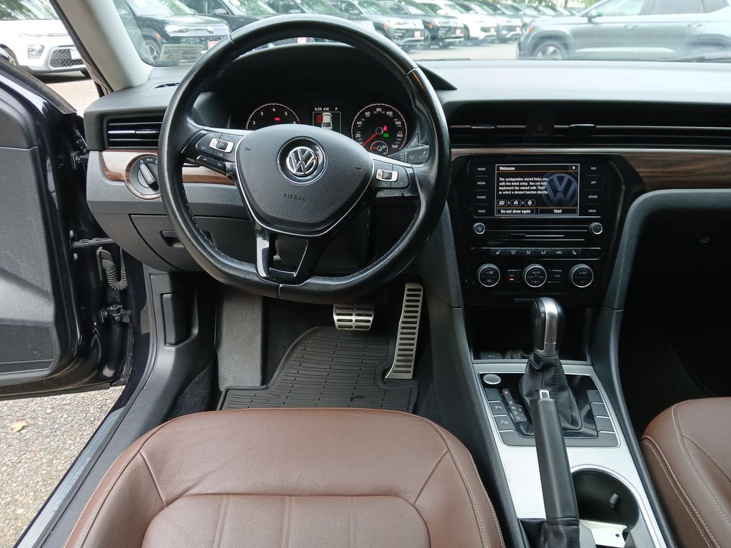 2020 Volkswagen Passat 2.0T SEL photo 13