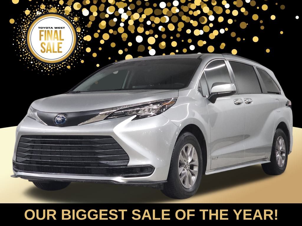 2021 Toyota Sienna LE's photo