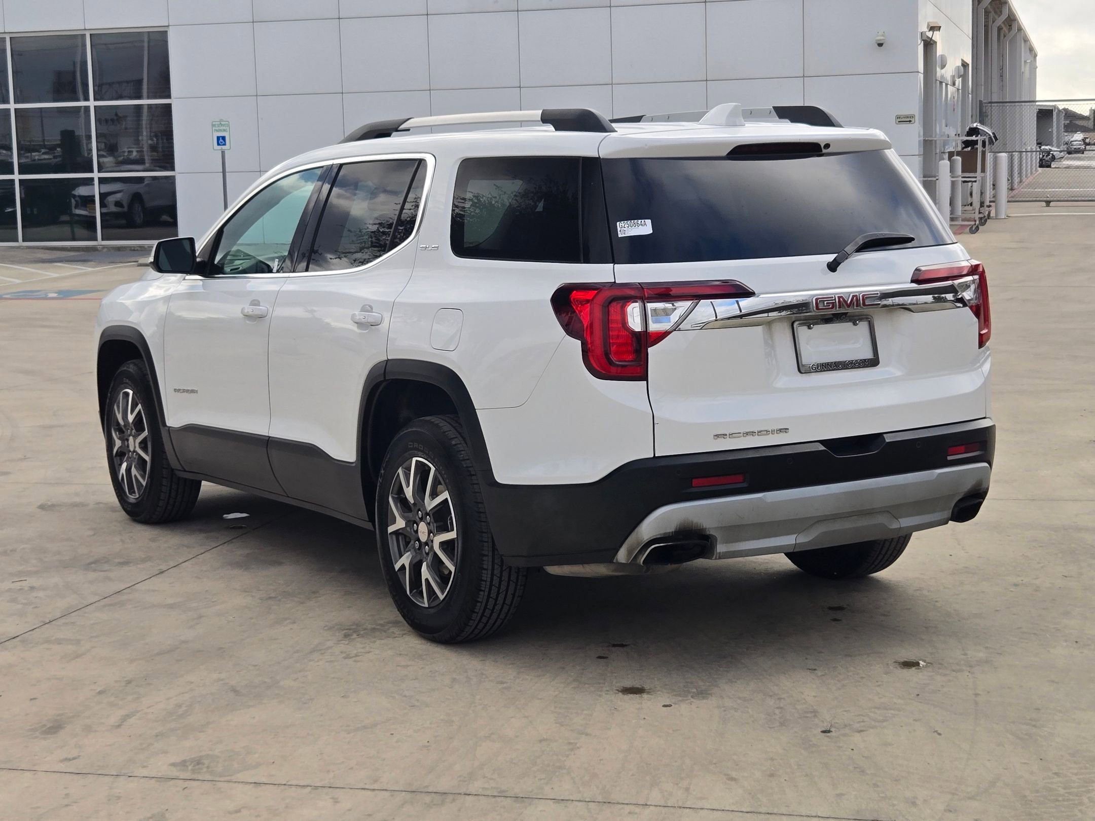 2021 Gmc Acadia SLE photo 2