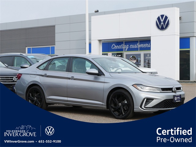 2025 Volkswagen Jetta SE's photo