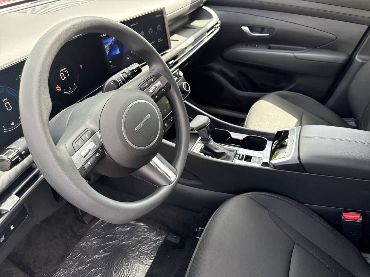 2026 Hyundai Tucson SEL photo 12