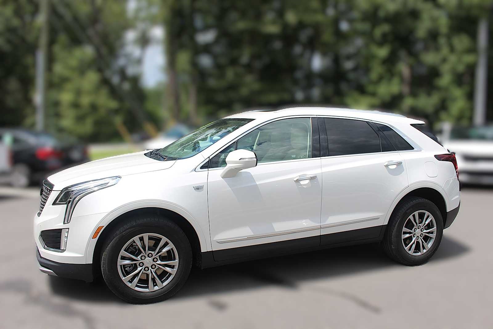 2022 Cadillac XT5 Premium Luxury photo 3