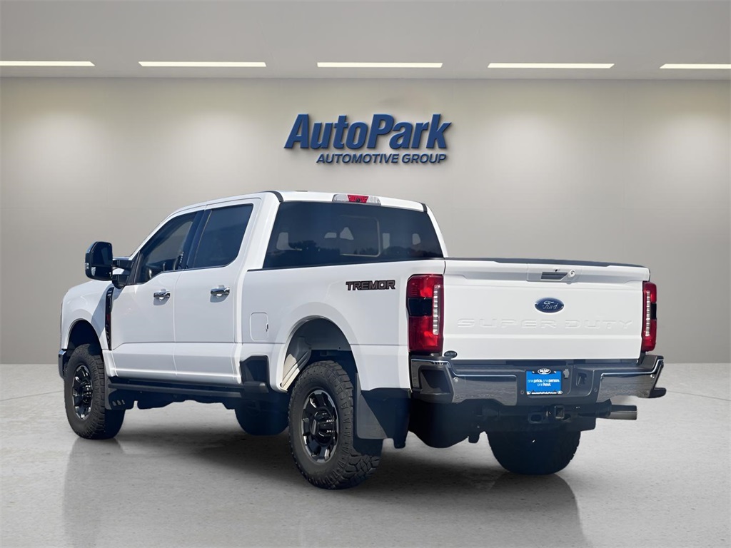 2023 Ford F-250 photo 2
