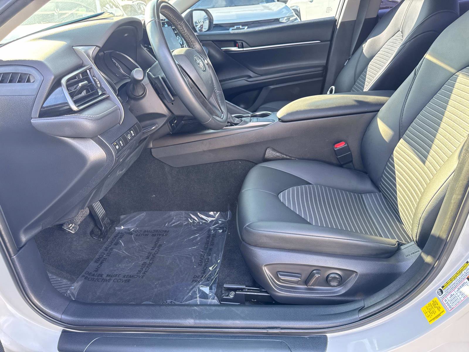 2022 Toyota Camry SE photo 13