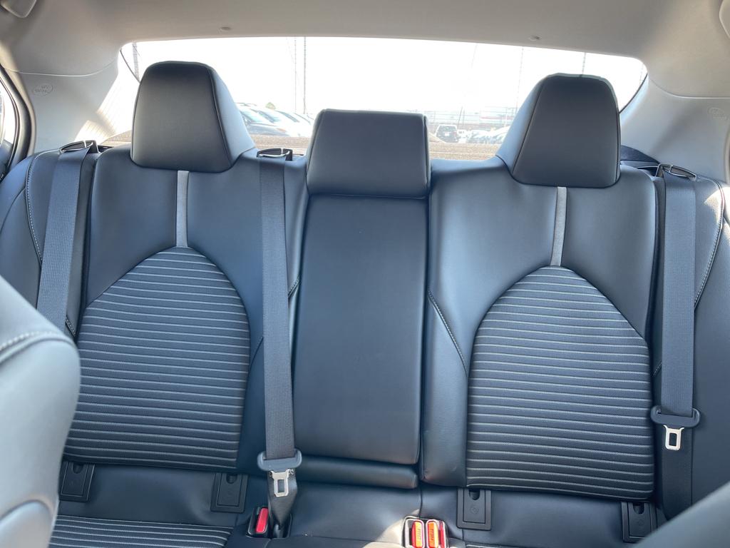 2021 Toyota Camry SE photo 7
