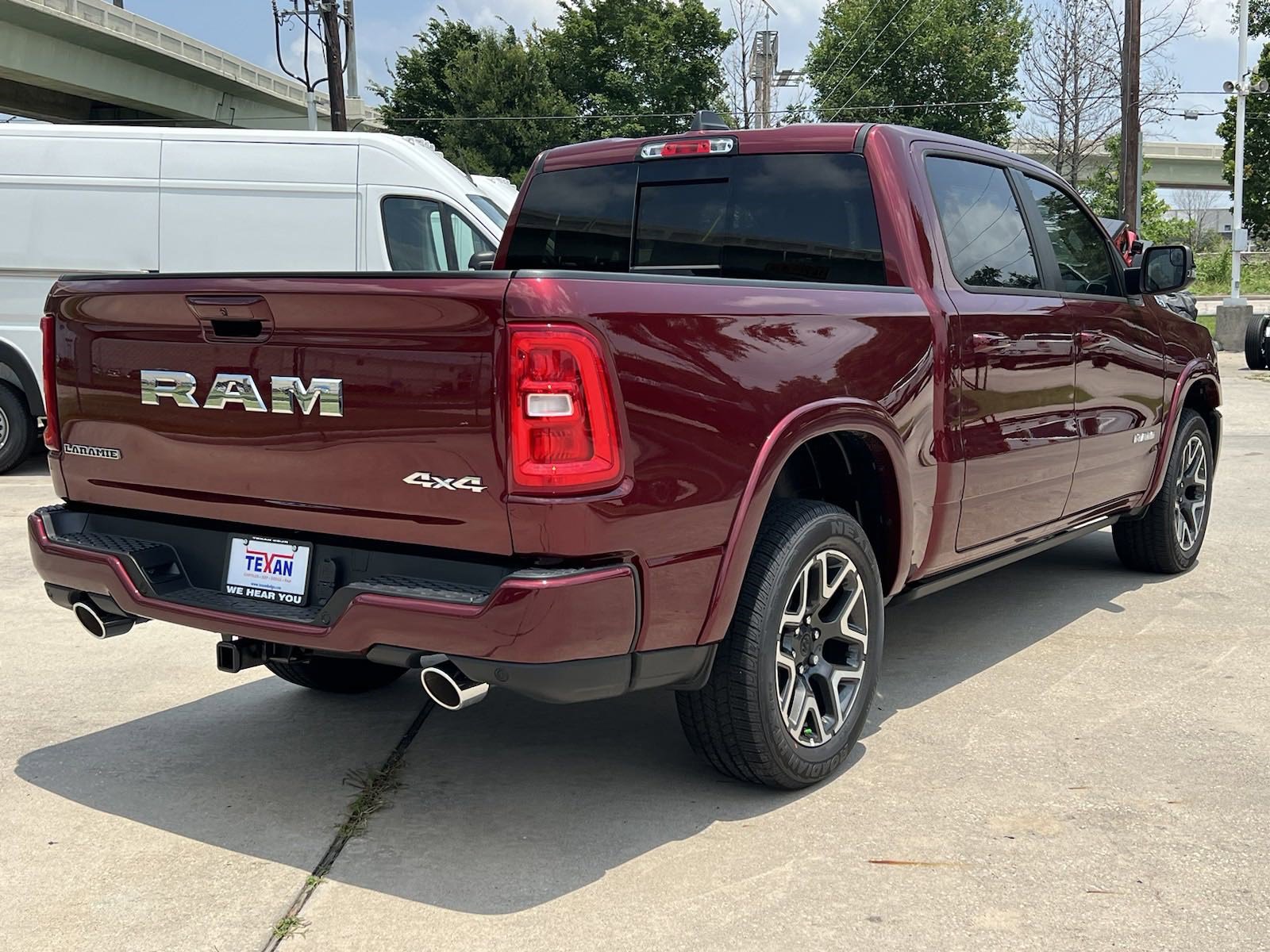 2025 Ram 1500 Laramie photo 4