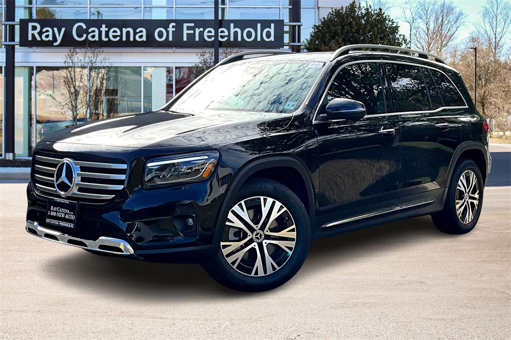 2025 Mercedes-Benz GLB Base's photo