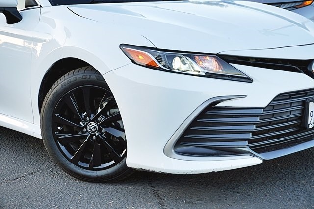 Used 2023 White Toyota LE image 3