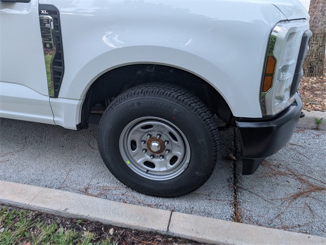 2026 Ford F-350 XL photo 3