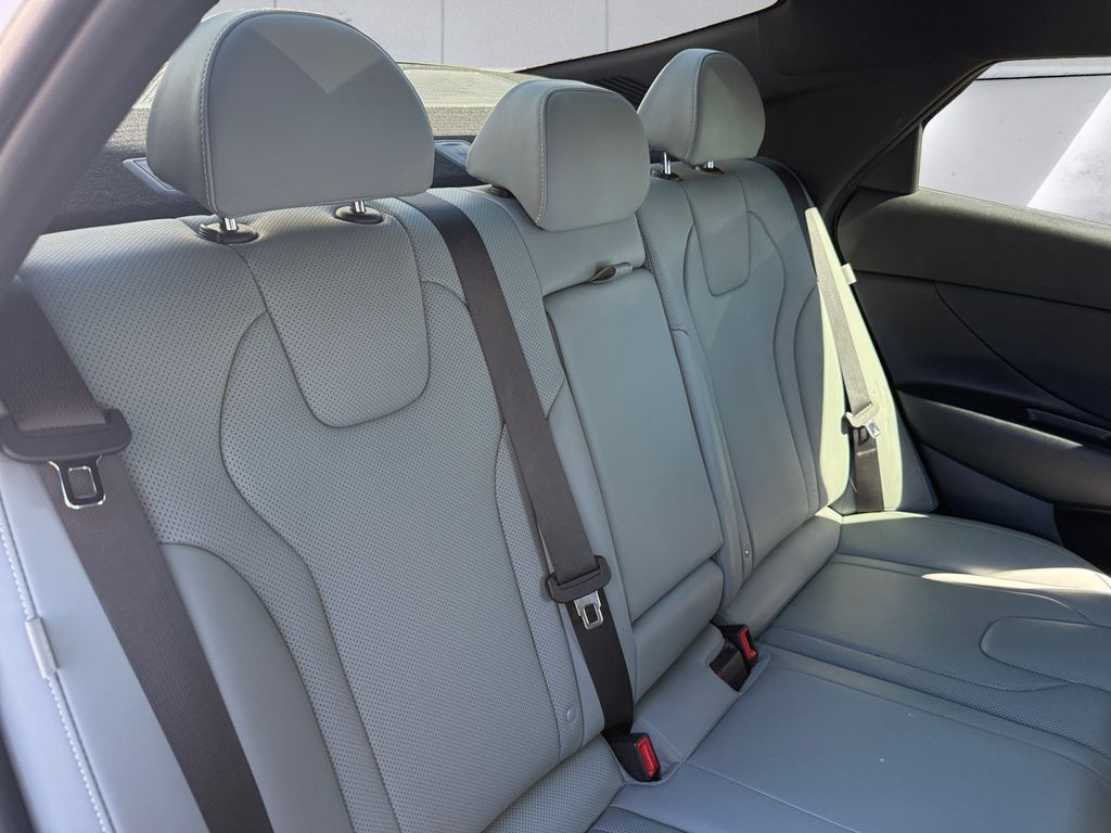2025 Hyundai Elantra Hybrid Limited photo 15