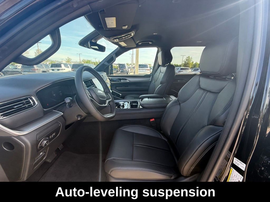 2025 Jeep Wagoneer L Base photo 6