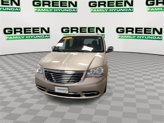 2014 Chrysler Town & Country photo 6