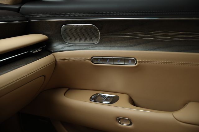 2025 Genesis G90 3.5T AWD photo 42