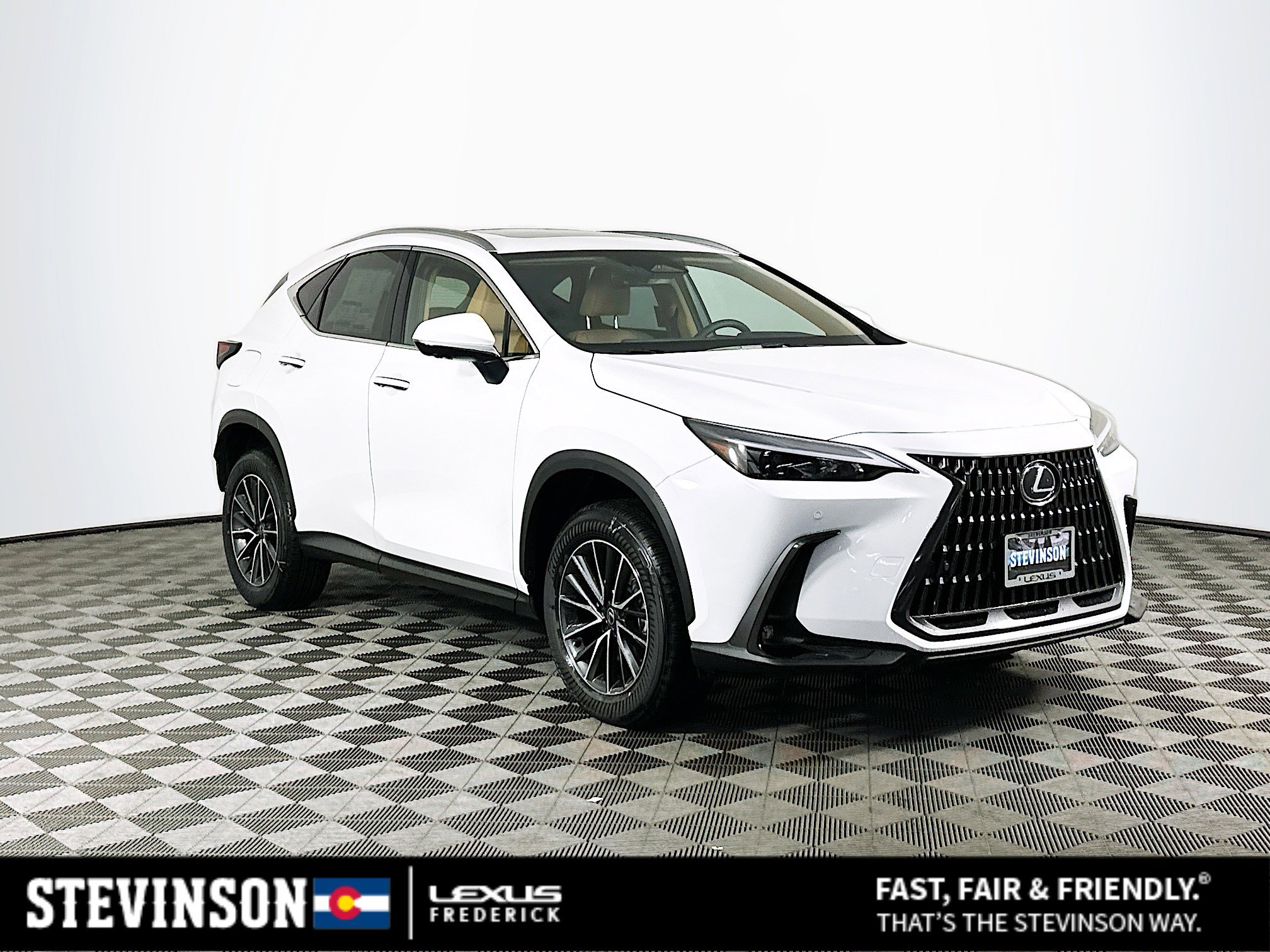 2026 Lexus NX PHEV 450h+'s photo