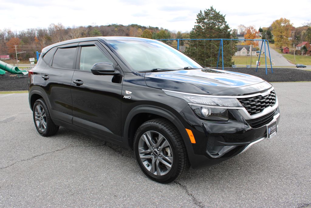 Used 2022 Kia Seltos LX with VIN KNDEPCAAXN7322167 for sale in Roanoke, VA