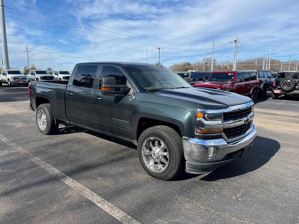2018 Chevrolet Silverado LT's photo