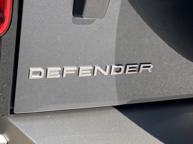 2025 Land Rover Defender 110 X-Dynamic SE photo 29