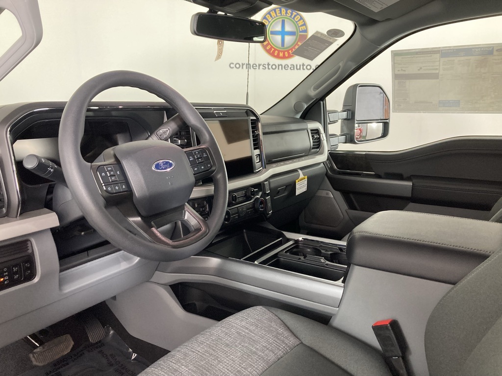 2025 Ford F-350 photo 10