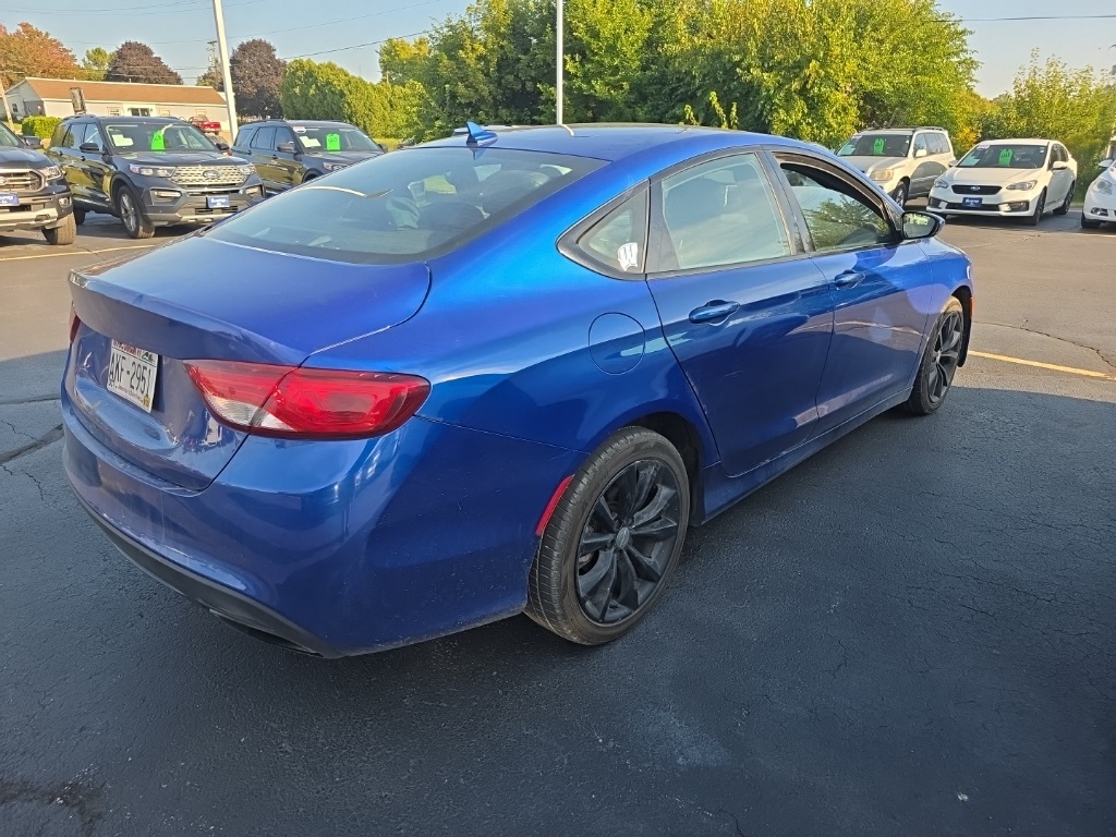 2015 Chrysler 200 S photo 5
