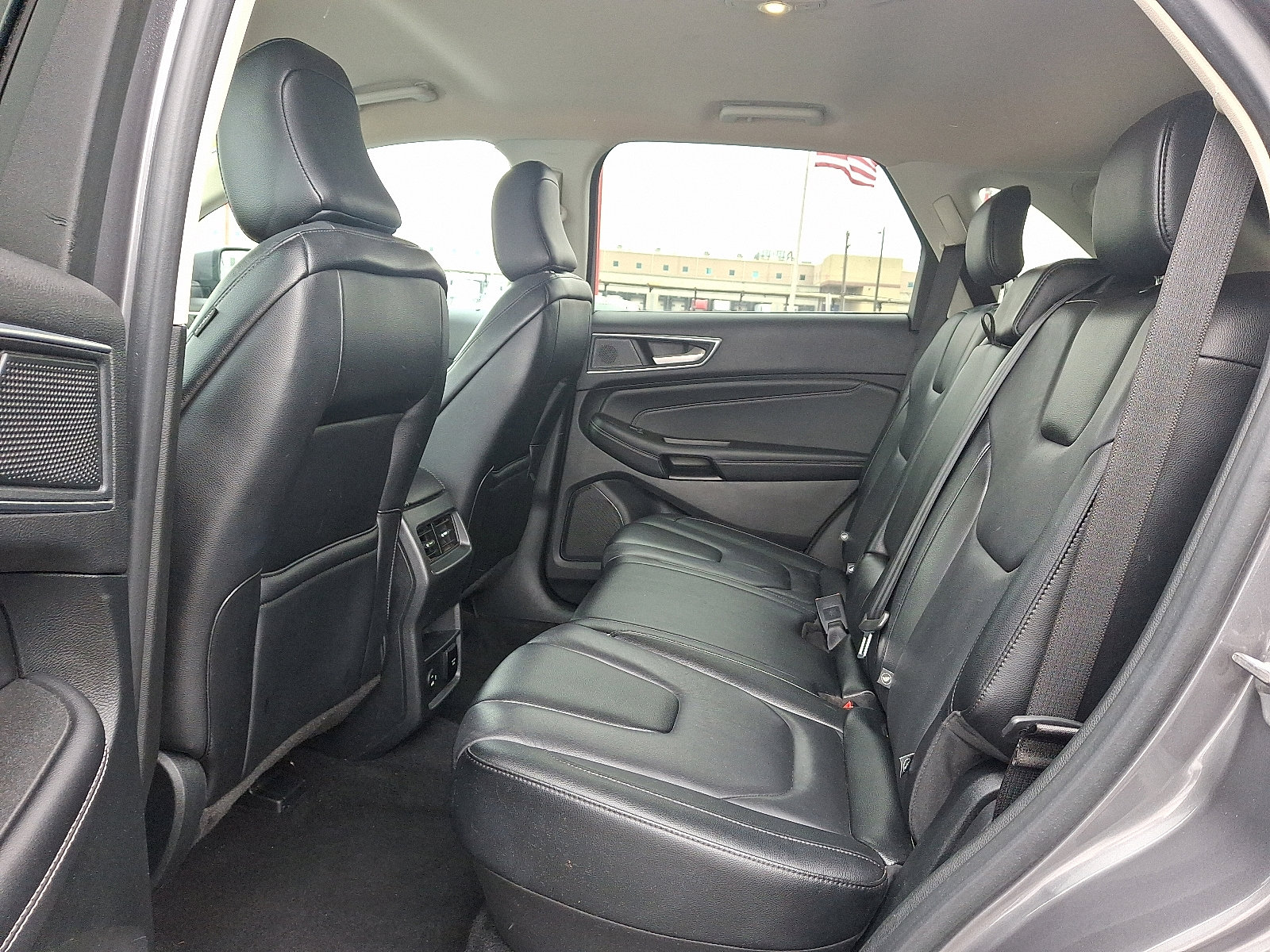 2022 Ford Edge Titanium photo 10