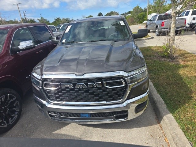 2025 Ram 1500 Tradesman photo 3