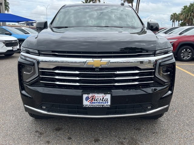 2025 Chevrolet Suburban LT photo 2