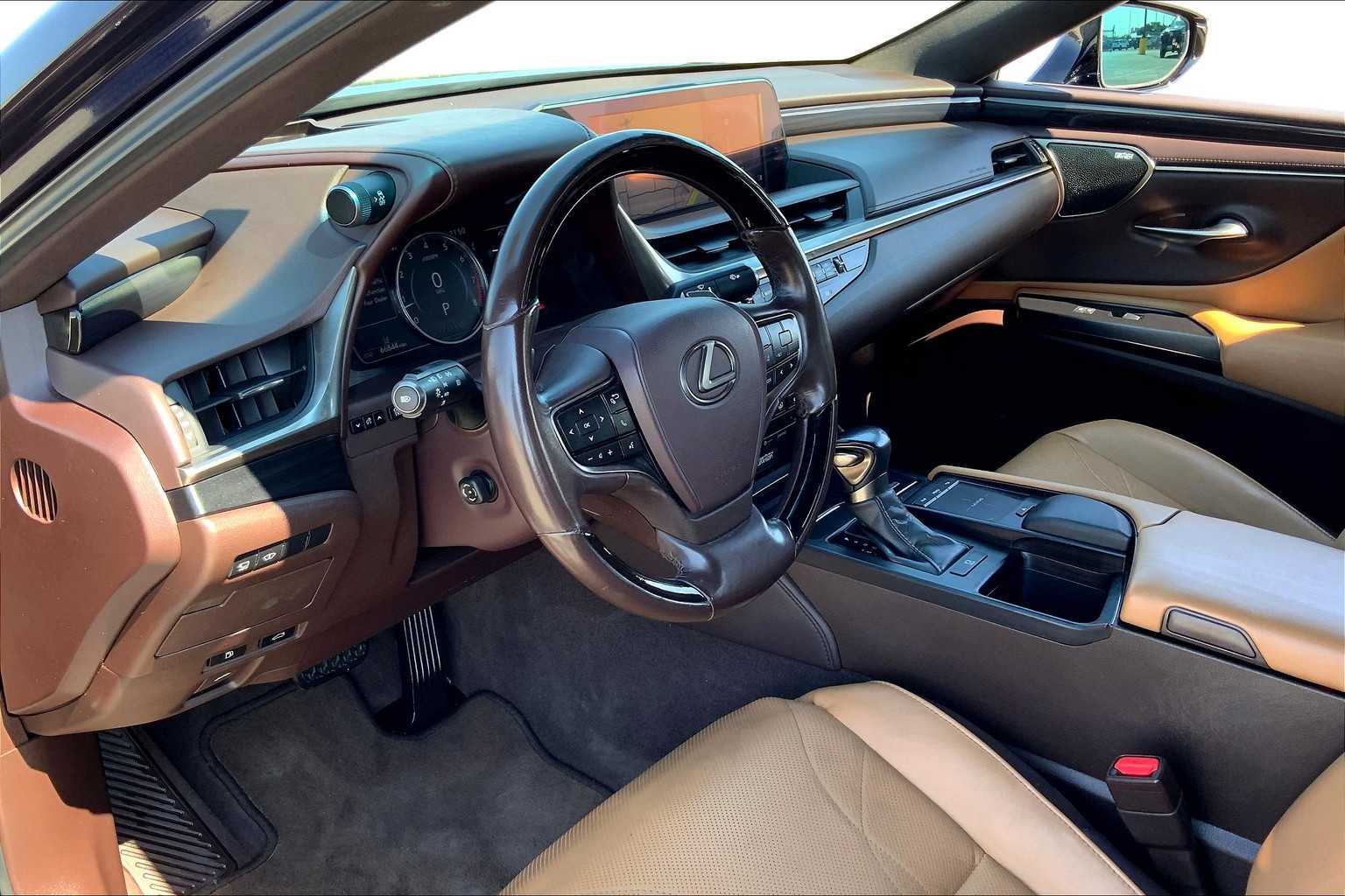 2020 Lexus ES 350 Ultra Luxury photo 16