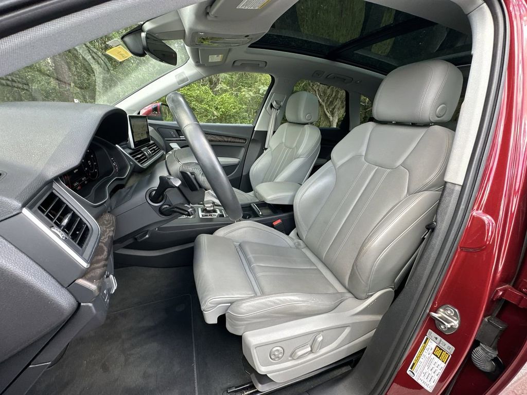 2018 Audi Q5 2.0T Premium Plus photo 9