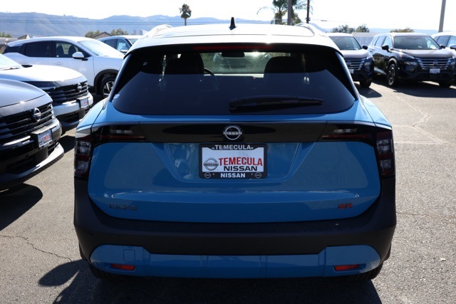 2025 Nissan Kicks SR photo 4