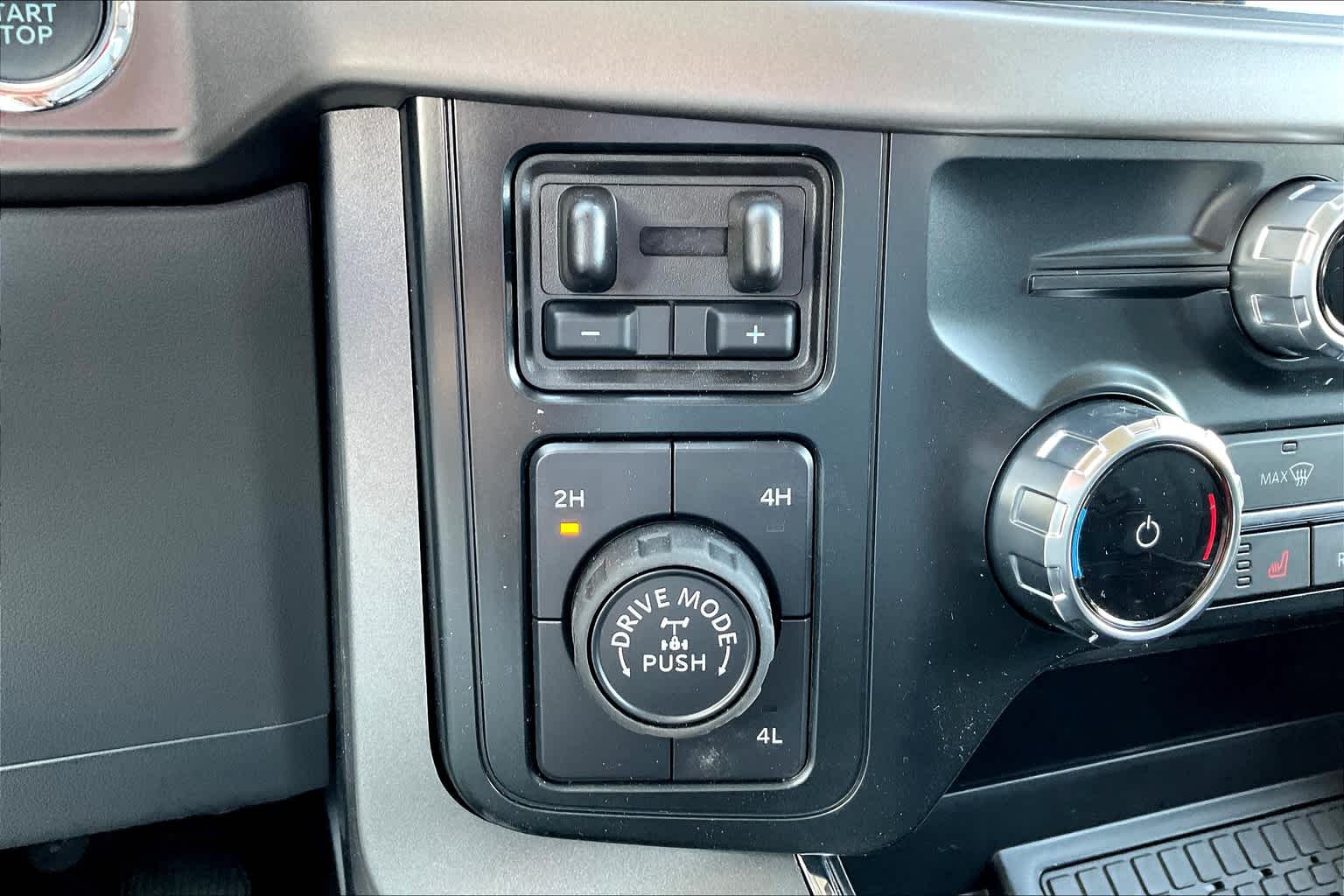2025 Ford F-150 XLT photo 15
