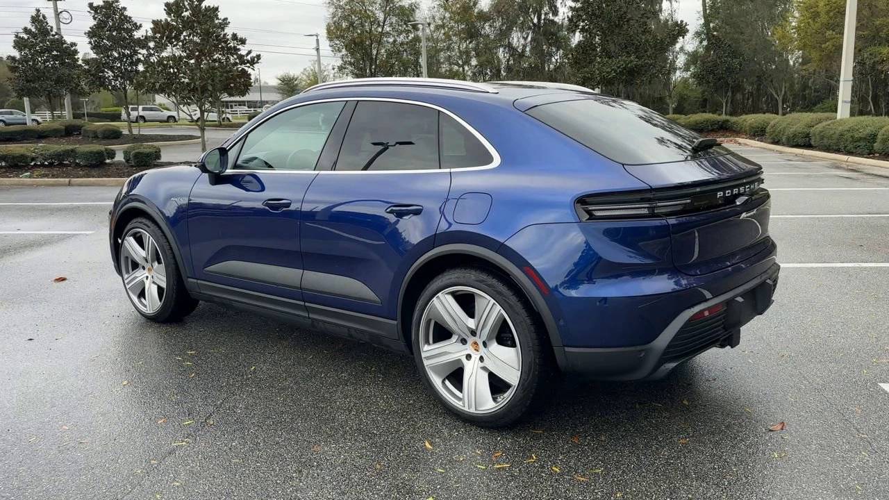 2024 Porsche Macan 4 Electric photo 6