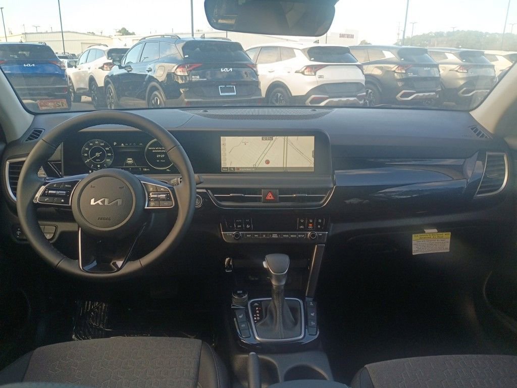 2024 Kia Seltos X-Line photo 11