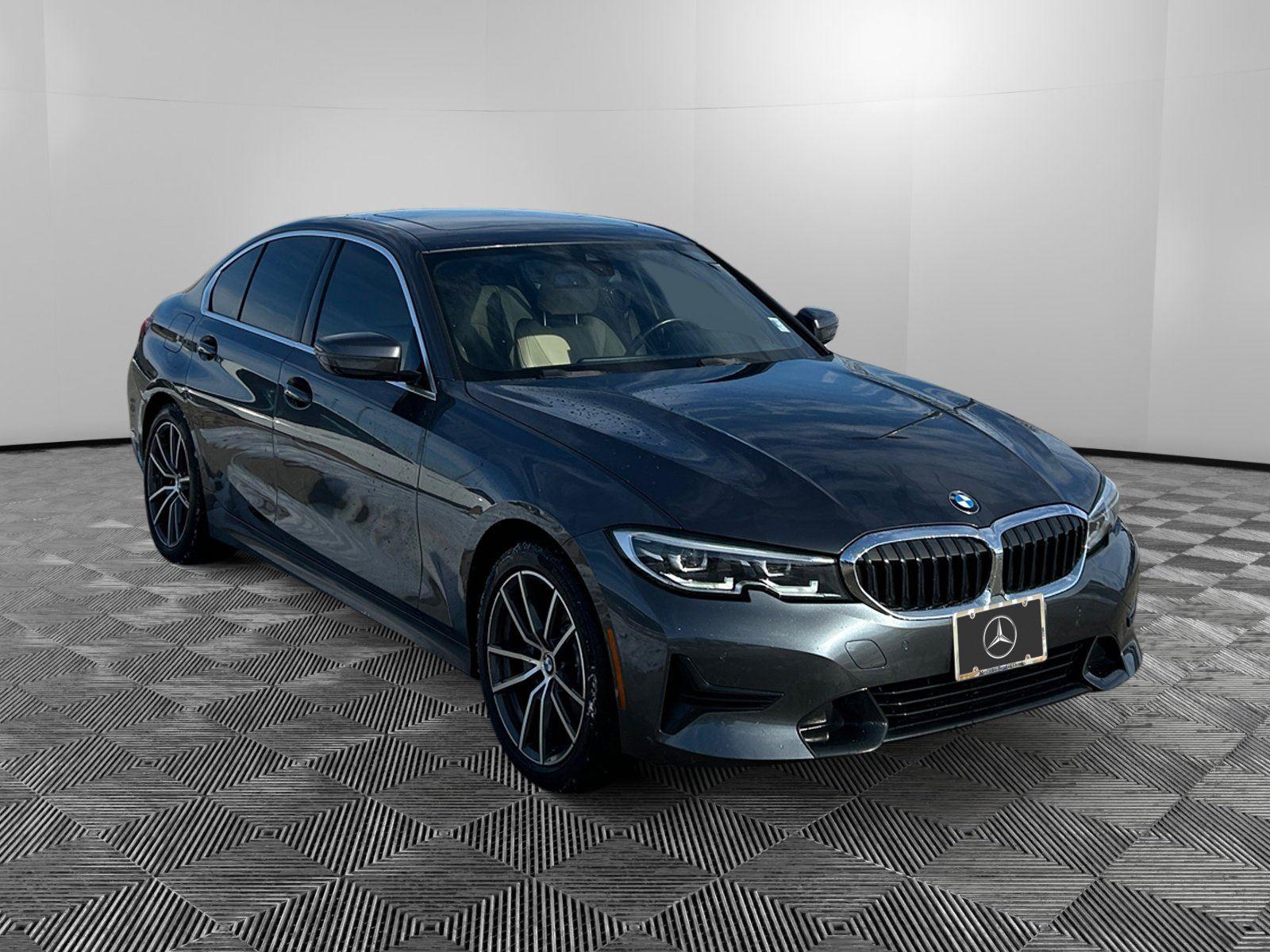 2022 BMW 3 Series 330i's photo