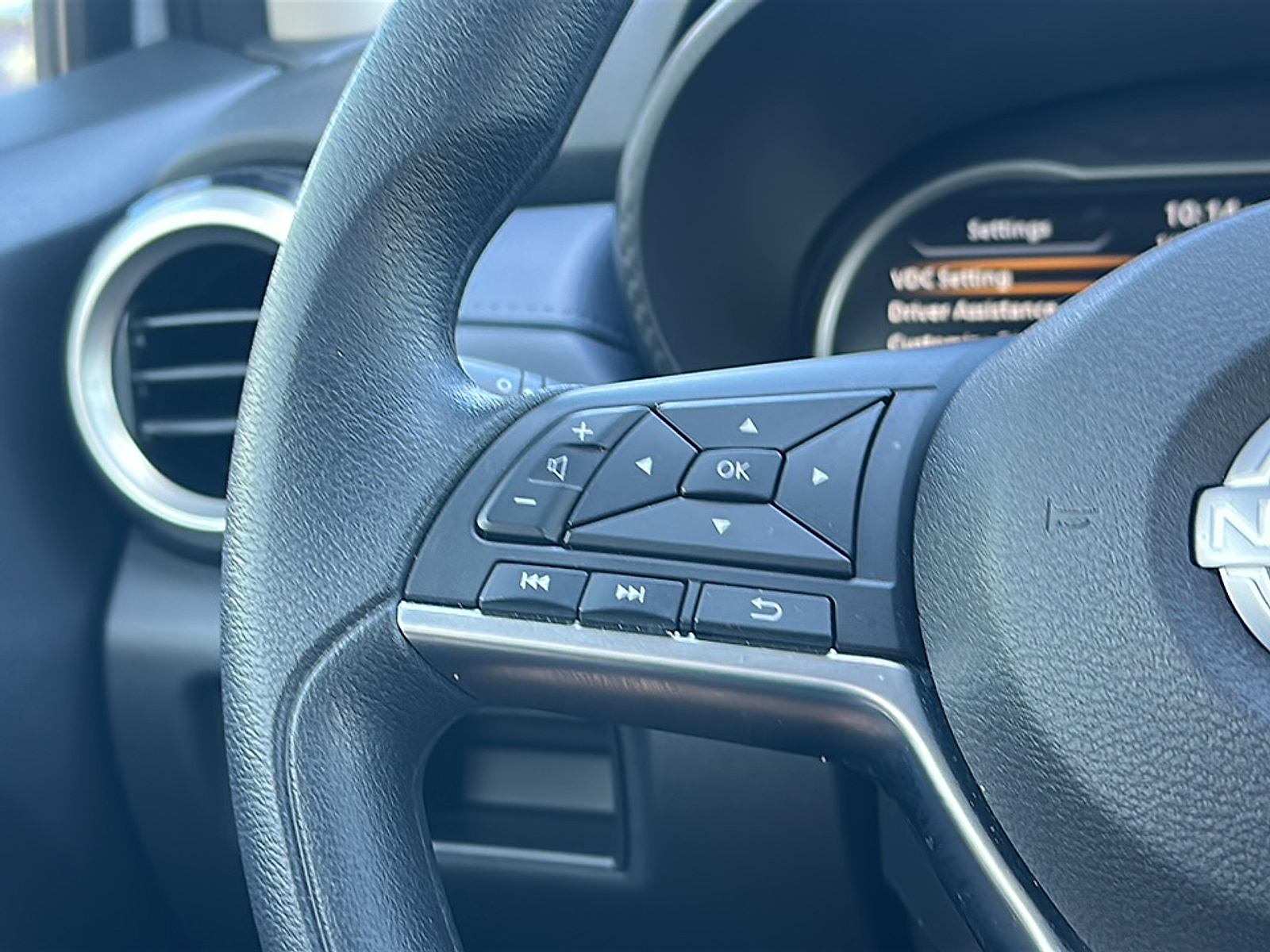 2024 Nissan Versa 1.6 SV photo 12