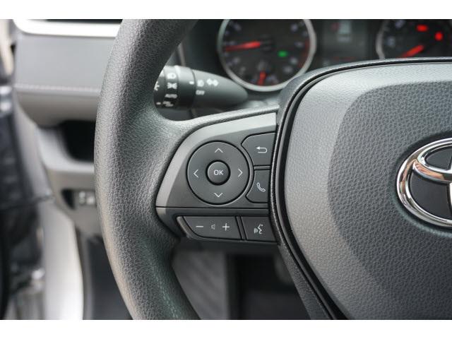 2021 Toyota RAV4 XLE photo 4