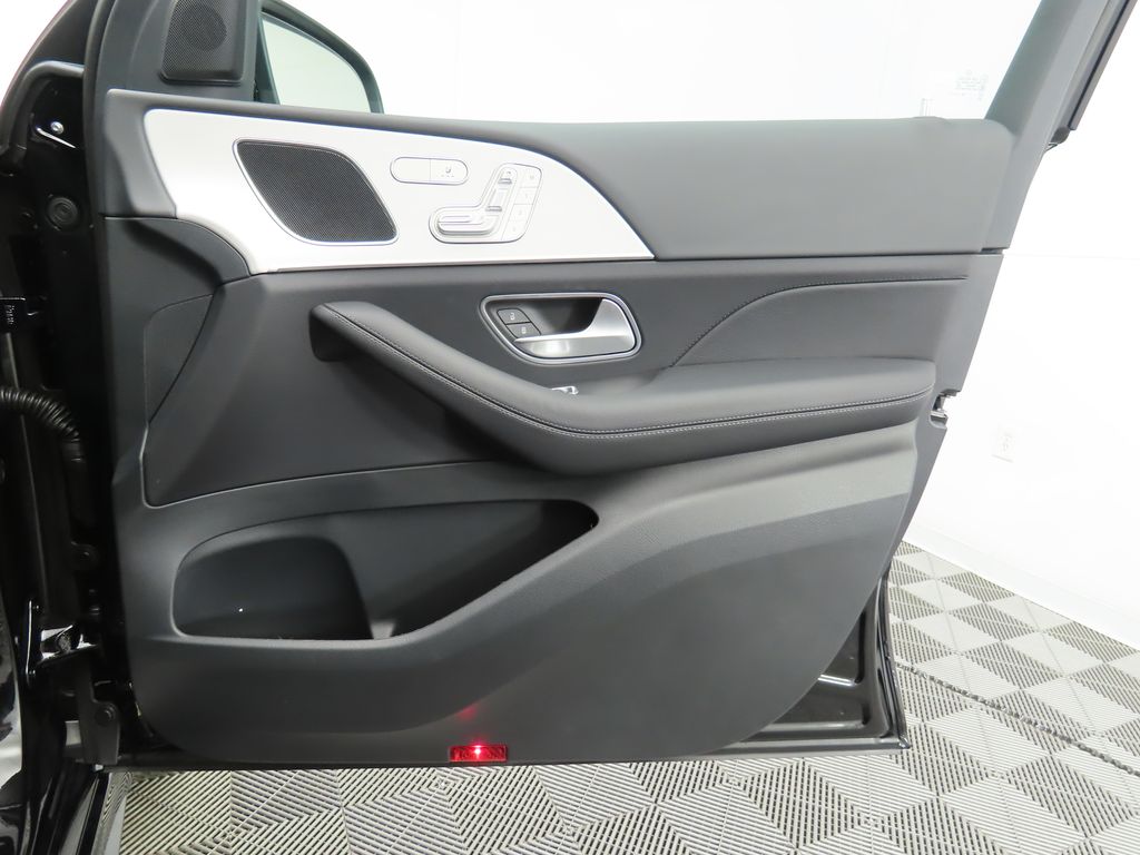 2026 Mercedes Benz GLE 450 4MATIC photo 25