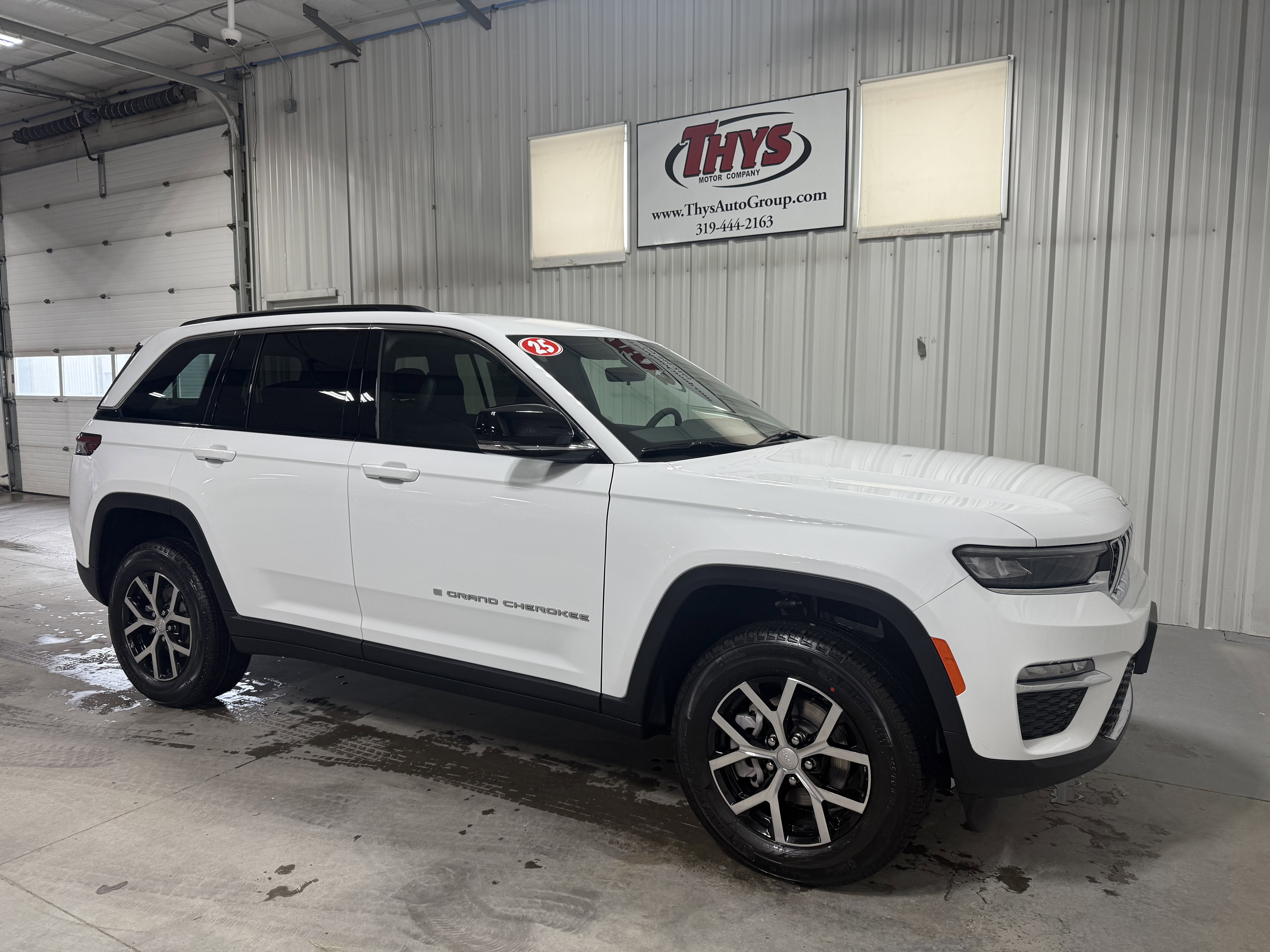 2025 Jeep Grand Cherokee Limited's photo