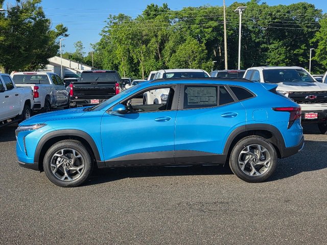 2025 Chevrolet Trax LT photo 6