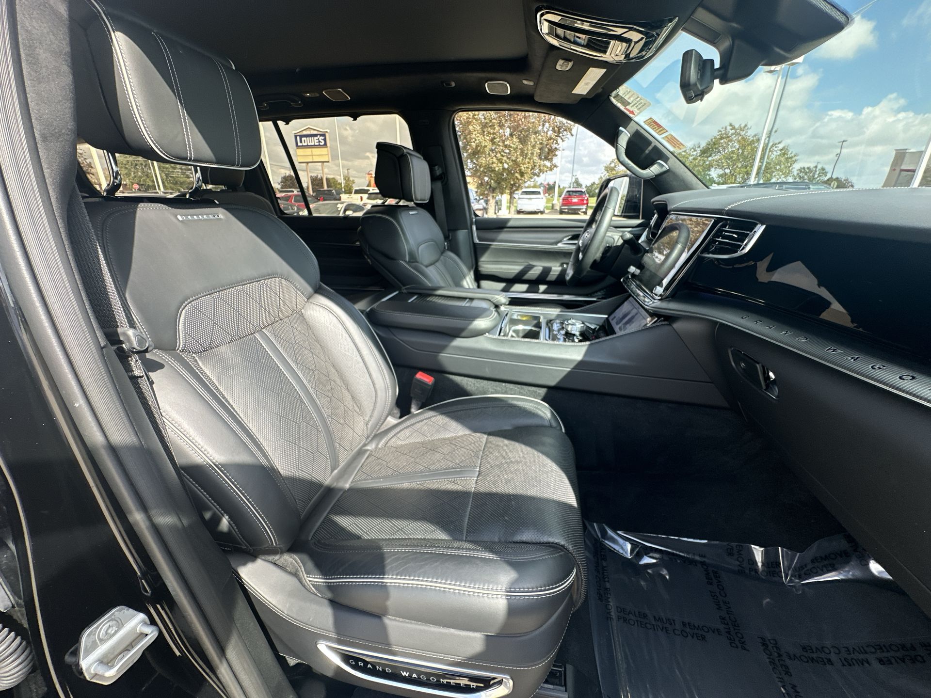 2023 Jeep Grand Wagoneer II photo 27