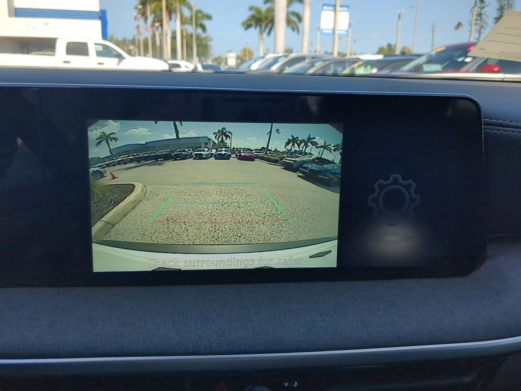 2025 Nissan Kicks SV photo 12