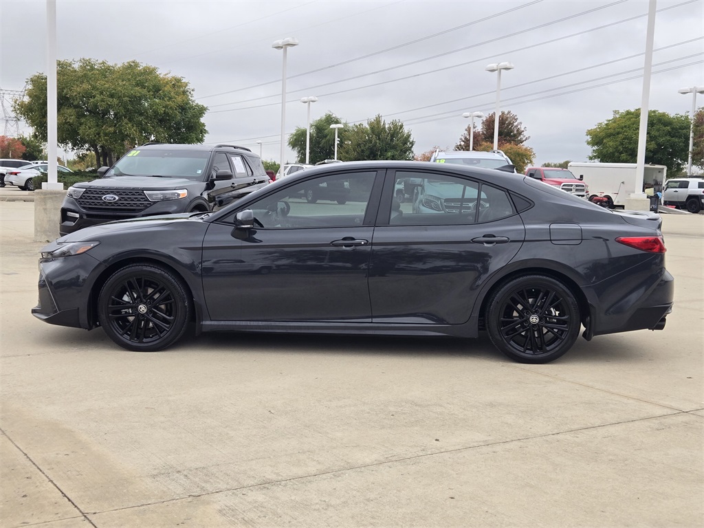 2025 Toyota Camry SE photo 4