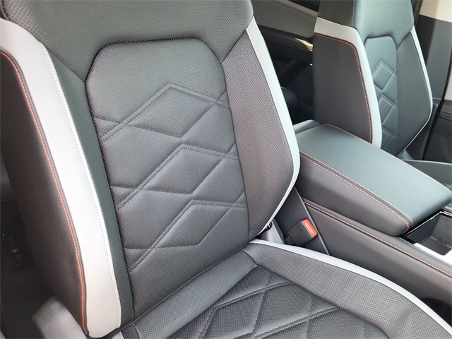 2025 Volkswagen Atlas Peak Edition SE photo 16